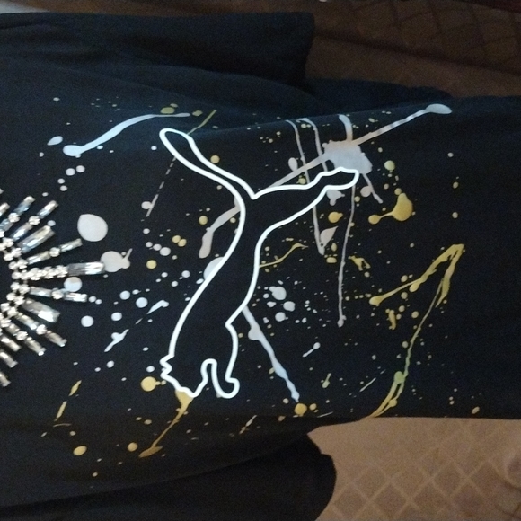 PUMA Women's Black Paint Splatter Crop Top Tee Size Medium EUC - Picture 2 of 7